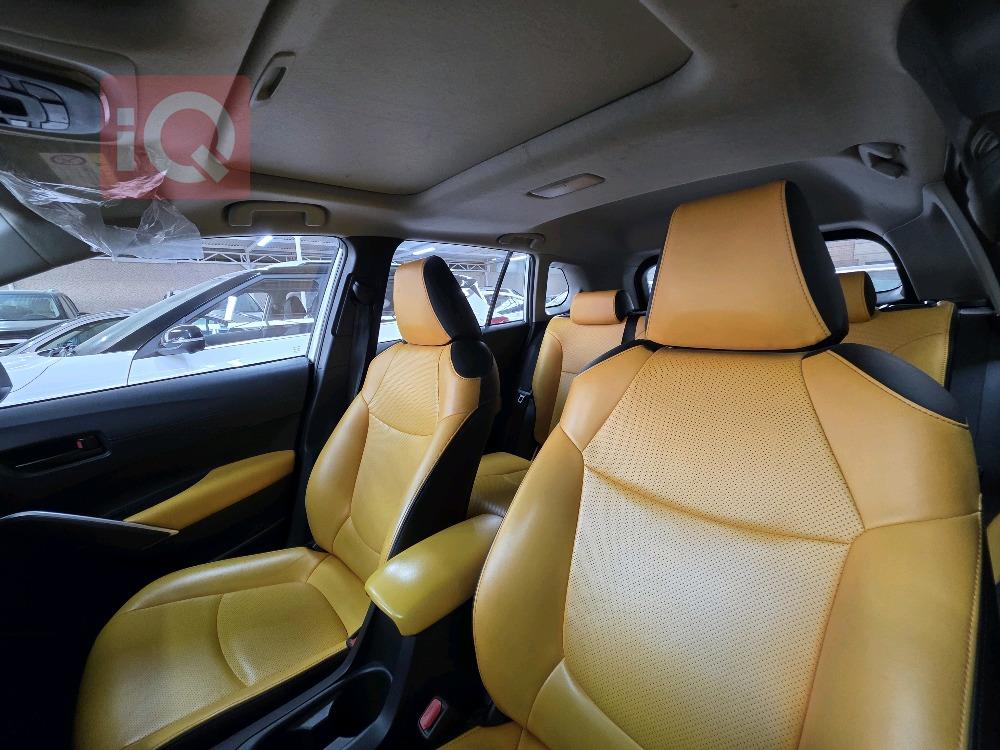 تۆیۆتا کۆرۆلا کرۆس